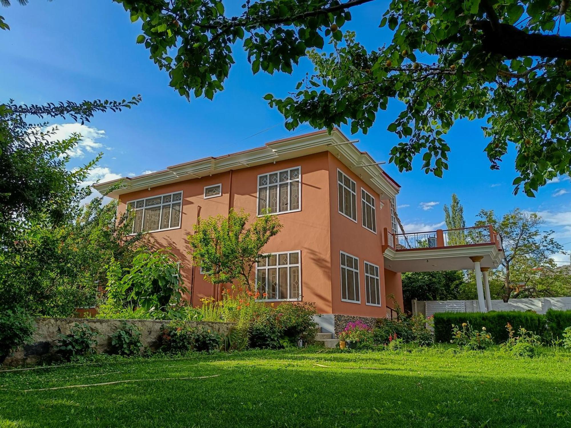 Taaj Residence Скарду Екстериор снимка
