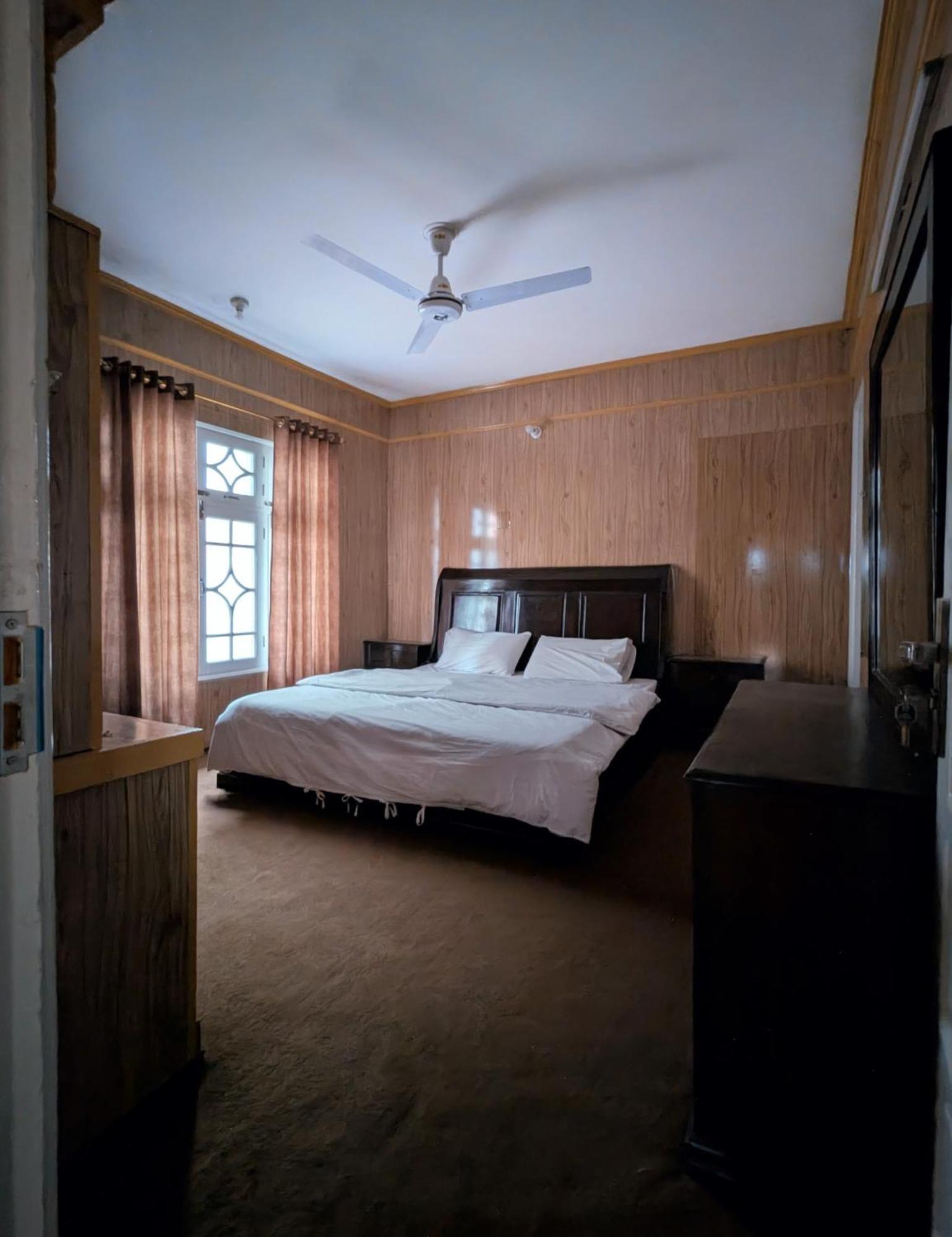 Taaj Residence Скарду Екстериор снимка